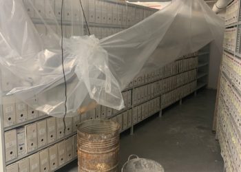 Denuncian la entrada de agua de lluvia en el interior de la Ciudad de la Justicia de Vigo