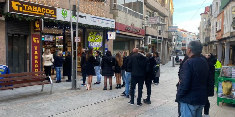 El éxito de La X de la Suerte, la administración de lotería de O Porriño en el ‘top’ que más premios reparte