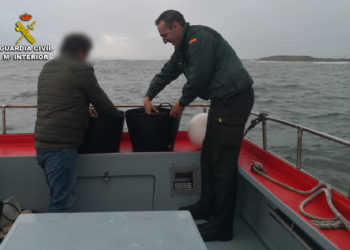 La Guardia Civil se incauta de 30 kilos de centolla y 3 de nécora en Cangas