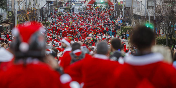 Denunciado un hombre por volar un dron sobre la gente durante la Papanoelada Motera de Vigo