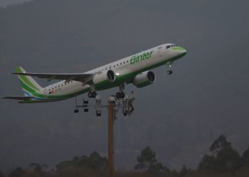 Binter lanza una oferta para empezar el año volando entre Vigo y Canarias desde 61 euros