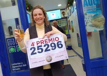 Un cuarto premio cae en el corazón de la Navidad de Vigo y propicia un ‘doblete’ en Camelias