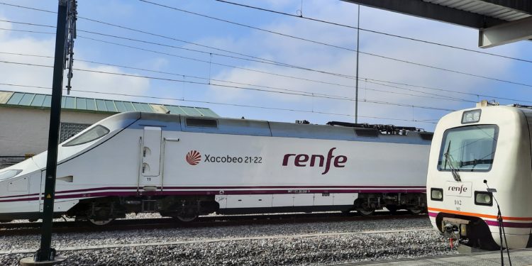 Renfe transportó 1,8 millones de personas en el primer año de alta velocidad entre Galicia y Madrid