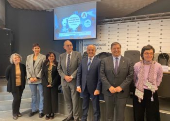 Las universidades de Vigo y A Coruña alertan de la “abrupta caída” de mujeres en titulaciones TIC