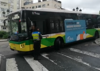 Así toma un Vitrasa la polémica curva de las calles Alfonso XIII y Cervantes