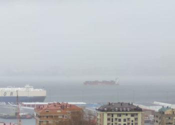 Levantan las medidas de retención del ‘WEC Vermeer’, que vertió frente a Ons unos 150 litros de fuel