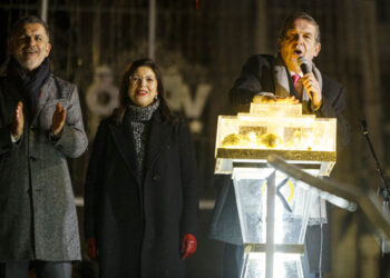 Y al fin los millones de leds se fundieron a negro