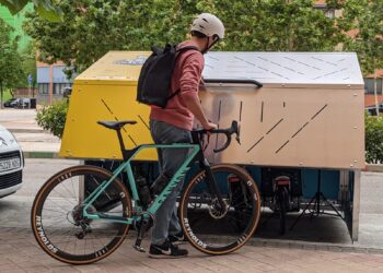 Adif instalará aparcamientos seguros para bicicletas en la estación de Vigo-Guixar