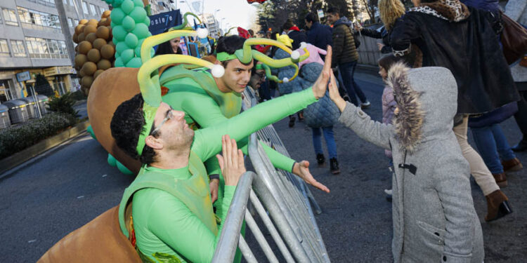 La Cabalgata estática sigue triunfando en Vigo, “primer lugar del mundo” en recibir a los Reyes Magos