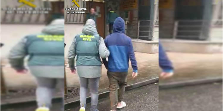 Detenidos tres vigueses por “numerosos” robos en zonas de fiesta de Baiona y Nigrán