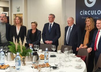 Rueda y Caballero escenifican su enfrentamiento político en un encuentro con empresas