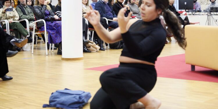 Ocho artistas denuncian en Vigo la diferencia de trato y oportunidades de las mujeres en el sector