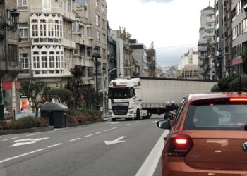 La Rúa Cervantes y los vehículos grandes