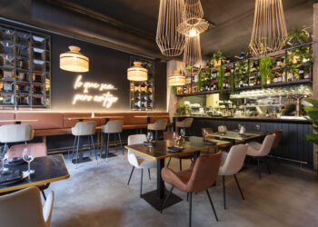 Platos con “performance” y una particular propuesta gastronómica: nace un nuevo restaurante en Vigo