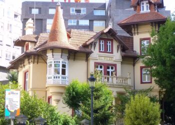 ‘El Pilar’, una fantasía de los Alpes en el centro de Vigo