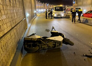 Fallece el motorista que fue alcanzado por un camión en el túnel de Beiramar de Vigo