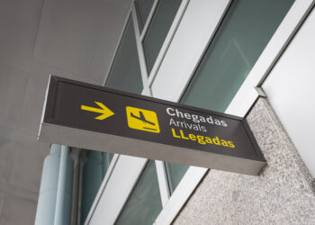 Condenada a seis años y medio de cárcel una pasajera que fue interceptada en Vigo con droga en la maleta