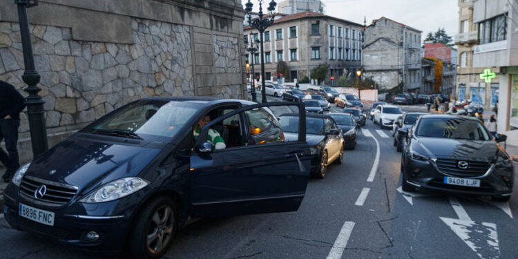 El Concello de Vigo intentará dirigir el tráfico navideño hacia Samil con paneles informativos