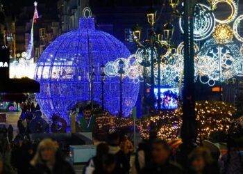 Caballero sostiene que los desvíos a Samil funcionaron “francamente bien” pese a otro récord de coches