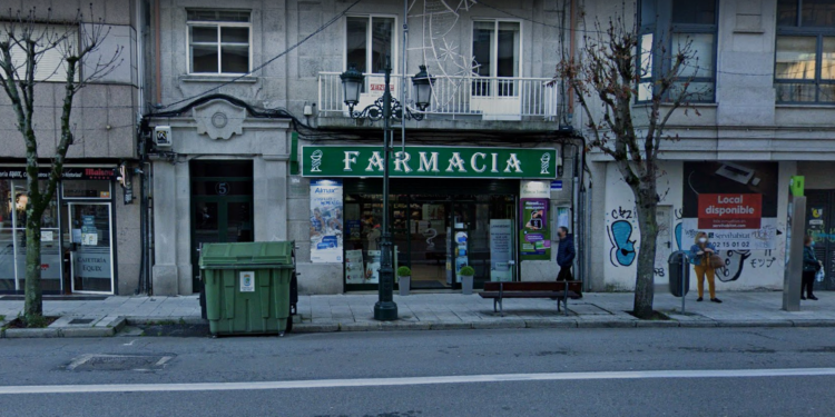 Arde en Vigo el transformador de una fachada de la calle Pizarro