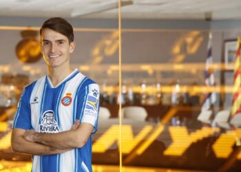 Celta y Espanyol anuncian la cesión de Denis Suárez hasta final de temporada: “No puedo estar más feliz”