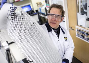 O químico ruso Nicholas A. Kotov converterase no 29º doutor honoris causa pola Universidade de Vigo