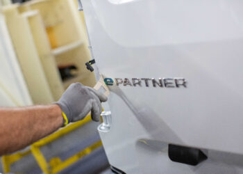 El ERTE de Stellantis Zaragoza, con 80 días durante 2023, una referencia para la planta de Vigo