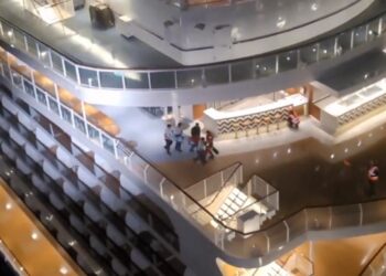 El helicóptero ‘Pesca 1’ evacúa a una pasajera de un crucero a 75 millas de Vigo