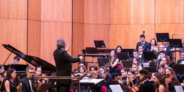 A Orquestra Clásica de Vigo retoma a temporada con ‘Glass’