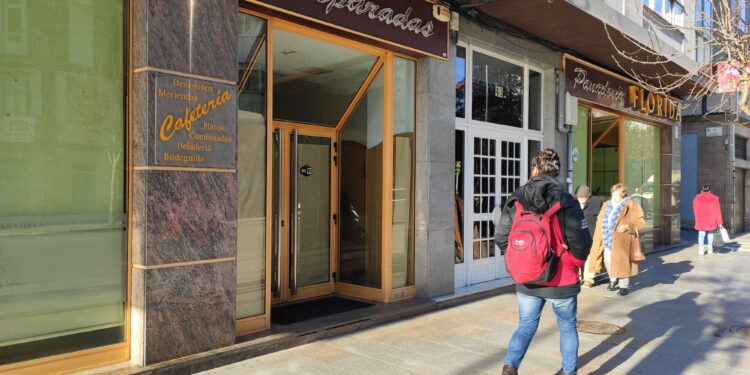 Cierra la histórica Panadería Florida de Vigo, activa desde 1974: “Nos hemos visto ahogados”