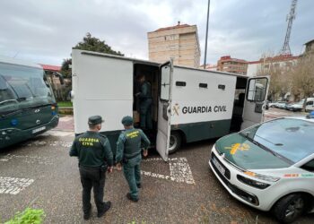 Un vigués y un redondelano, detenidos por robar 26.000 euros a un anciano en Lugo
