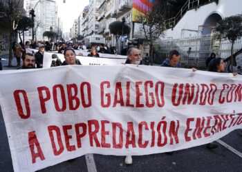 Unas 3.000 personas se manifiestan en Vigo contra la «depredación energética» y la «invasión eólica»