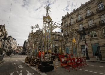La Policía Local logra estabilizar a un nonagenario que se desplomó repentinamente en el centro de Vigo