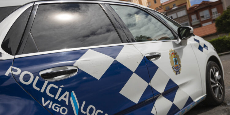 La Policía de Vigo escolta a una mujer hasta su casa debido al acoso de su expareja