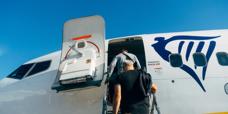 Caballero desvela el aeropuerto de Londres al que se volará desde Vigo y no descarta más rutas con Ryanair
