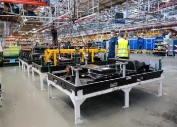 Stellantis Vigo y los sindicatos inician el lunes las negociaciones para la reestructuración del empleo