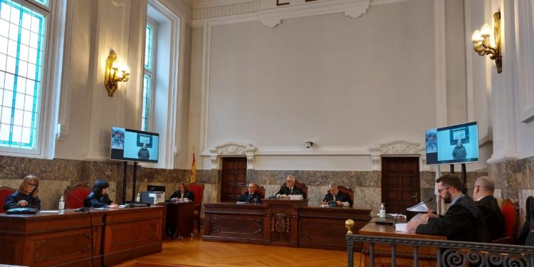 El hombre que mató a su hermana y sobrina en Soutomaior alega legítima defensa y pide su absolución