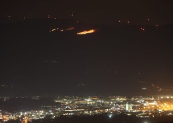 Los incendios arrasan el norte de Portugal en pleno mes de febrero con fuegos visibles desde Puxeiros
