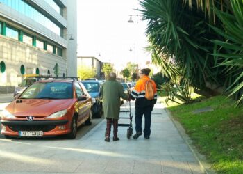 El Concello dedicará 617.000 euros anuales al servicio de Coidadores de Barrio en el periodo 2023-2026