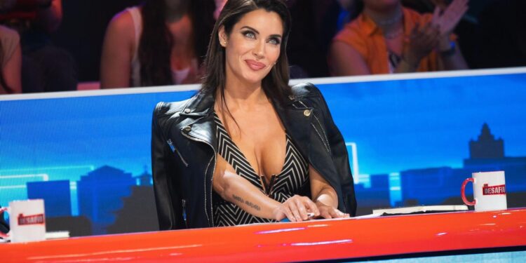 Bañador con sello vigués en "prime time": Pilar Rubio luce moda gallega Selmark en "El Desafío"