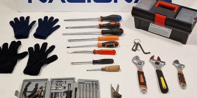 La Policía Nacional detiene en Vigo a dos mujeres de una organización dedicada a robos en domicilios