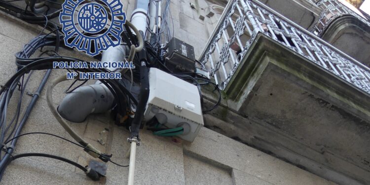 Detienen en Lugo al ‘Spiderman’ que robó en tres oficinas del centro de Vigo