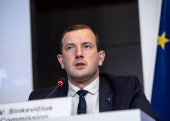 Bruselas solicita eliminar la pesca de arrastre en todas las aguas protegidas de la UE para 2030