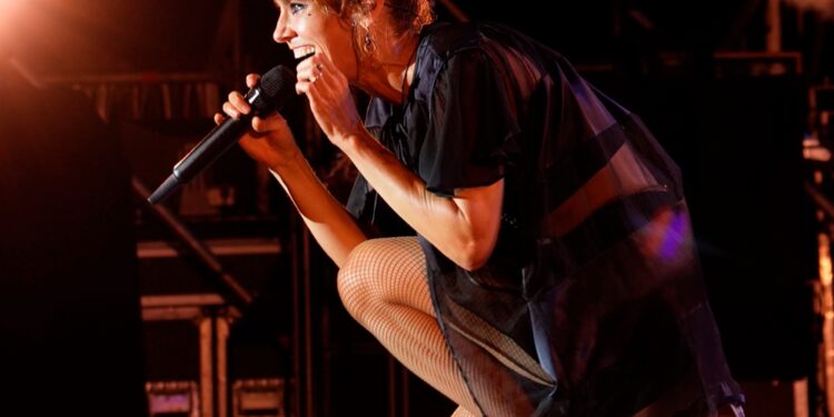 Vigo cierra un concierto de Zaz, la artista de moda en Francia, para esta primavera
