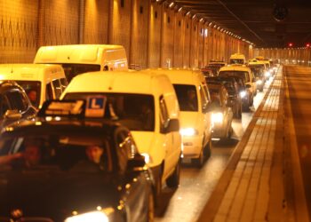 Nuevas restricciones al tráfico en varias calles de Vigo y cierre nocturno del túnel de Beiramar