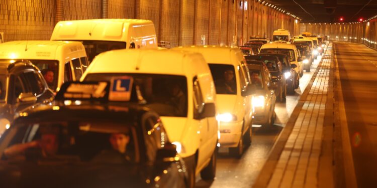 Nuevas restricciones al tráfico en varias calles de Vigo y cierre nocturno del túnel de Beiramar