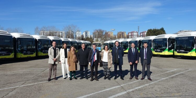 Vitrasa sacará a la calle “en las próximas semanas” 22 autobuses híbridos para cuatro líneas