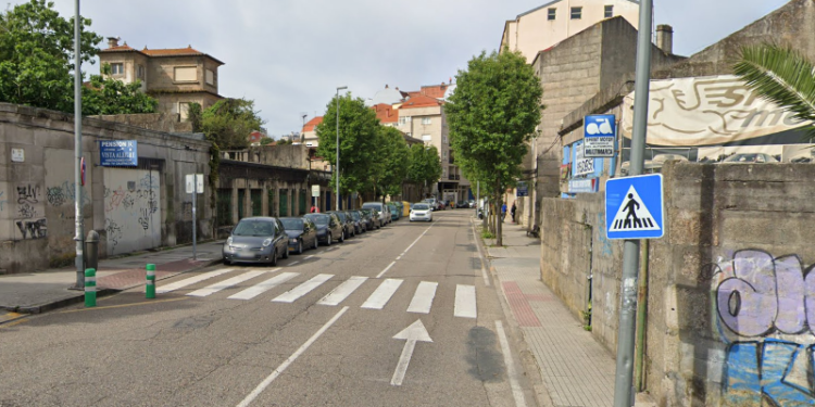 Detienen en Vigo por desobediencia a una mujer que causó daños en un taxi y se negó a pagar la carrera