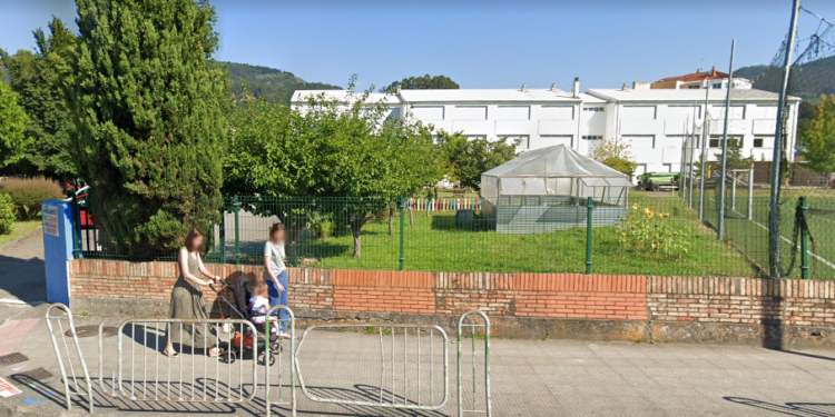 Los bomberos intervienen en un colegio en Moaña por el mal funcionamiento de una caldera