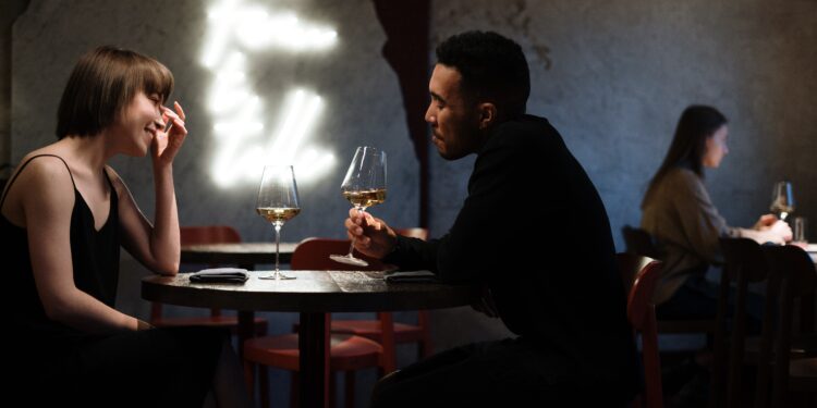 Vigo acoge su propio ‘First Dates’ por San Valentín: se llama San Camelín y los participantes están invitados